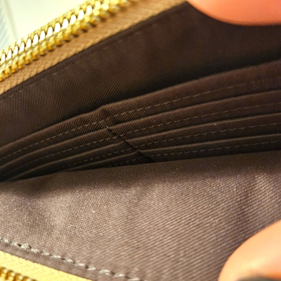 Coach Double Zip, Large Wristlet - Picture 7 of 8